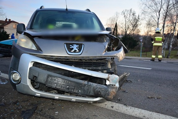uszkodzenia powypadkowe pojazdów uczestniczących w zdarzeniu
