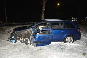 Uszkodzenia powypadkowe opla uczestniczącego w zdarzeniu drogowym w Ustrobnej