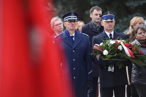 Komendant Miejski Policji i Komendant Miejski Państwowej Straży Pożarnej podczas uroczystości patriotycznych