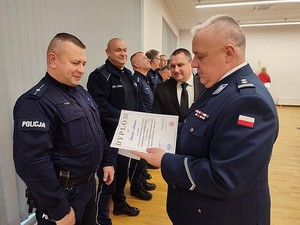 policjanci podczas spotkania kończącego turniej strzelecki