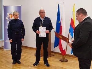 policjanci podczas spotkania kończącego turniej strzelecki