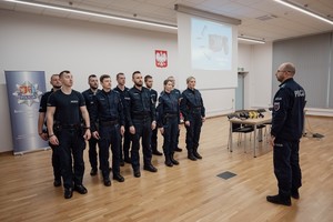 policjanci uczestniczący w szkoleniu