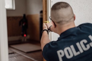 policjant uczestniczący w szkoleniu