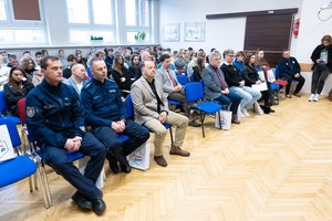 uczestnicy konferencji dot. bezpieczeństwa