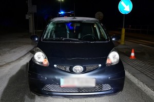 Uszkodzenia powypadkowe przedniej części toyoty