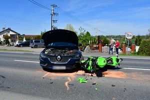 uszkodzenia pokolizyjne motocykla i samochodu osobowego