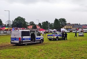 policyjny pokaz zatrzymania niebezpiecznego przestępcy