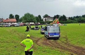 policyjny pokaz zatrzymania niebezpiecznego przestępcy