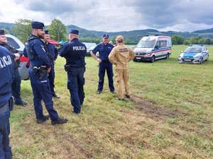 uczestnicy ćwiczeń służb ratowniczych podczas działań w Rudawce Rymanowskiej