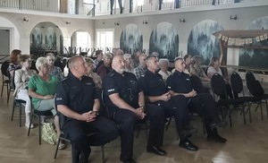 uczestnicy debaty ewaluacyjnej w Rogach