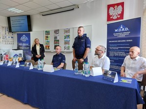 Organizatorzy, finaliści i wyróżnieni w konkursie podczas uroczystości podsumowującej wydarzenie