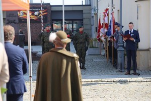 uczestnicy podczas krośnieńskich obchodów Święta Wojska Polskiego