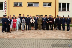 Uczestnicy uroczystości podczas podpisania porozumienia ze szkołami średnimi - przedstawiciele Policji, Straży Granicznej, szkół i starostw powiatowych