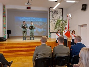 uczestnicy inauguracji roku szkolnego w Rymanowie