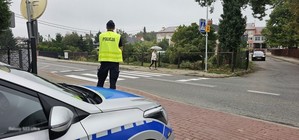 policjanci podczas działań &quot;Bezpieczna droga do szkoły&quot;