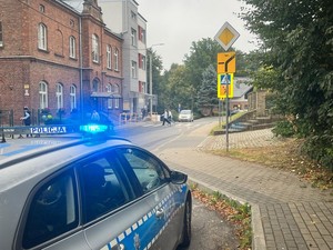policjanci podczas działań &quot;Bezpieczna droga do szkoły&quot;