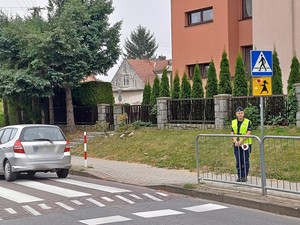 policjanci podczas działań &quot;Bezpieczna droga do szkoły&quot;