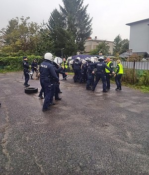 Uczestnicy ćwiczeń podczas zajęć