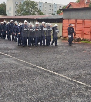 Uczestnicy ćwiczeń podczas zajęć