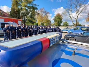 policjanci podczas ćwiczeń w Jedliczu