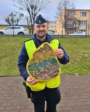 policjanci podczas spotkania profilaktycznego z dziećmi