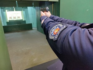 turniej strzelecki z udziałem policjantów