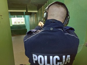 turniej strzelecki z udziałem policjantów