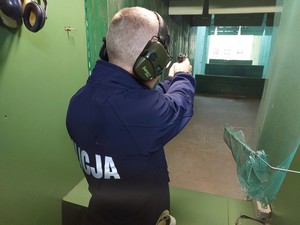 turniej strzelecki z udziałem policjantów
