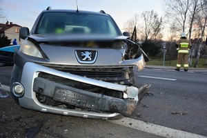uszkodzenia powypadkowe pojazdów uczestniczących w zdarzeniu