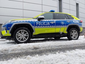 ośnieżony radiowóz