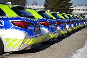 policyjne radiowozy