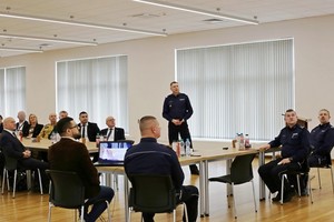 uczestnicy odprawy rocznej w krośnieńskiej komendzie