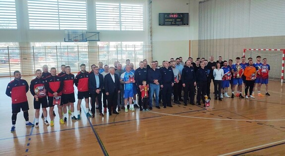 zdjęcia z finału II Podkarpackich Mistrzostw Policji w Piłce Halowej