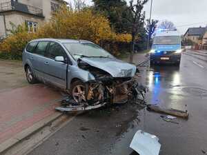 Zdjęcia ze zdarzenia drogowego na ul. Żeromskiego w Krośnie